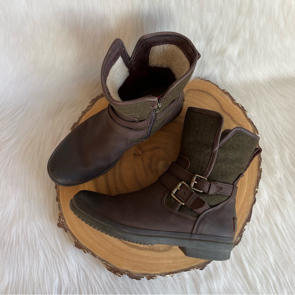 UGG side zip waterproof leather boots - Picture 7 of 9